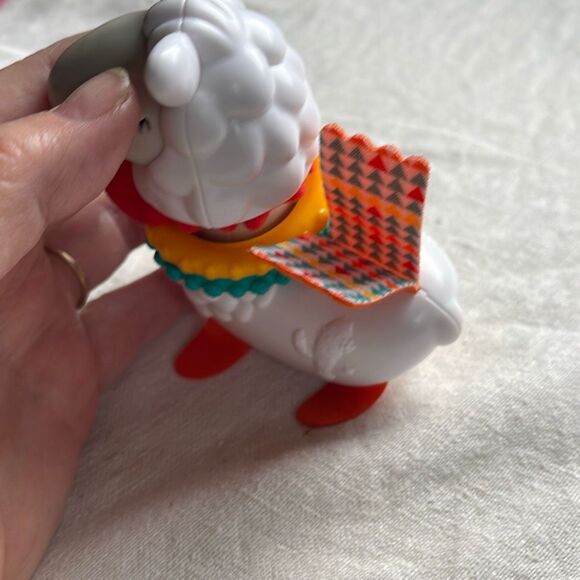 Fisher-Price Click Clack Liama take along toy sensory exploration - Picture 2 of 6